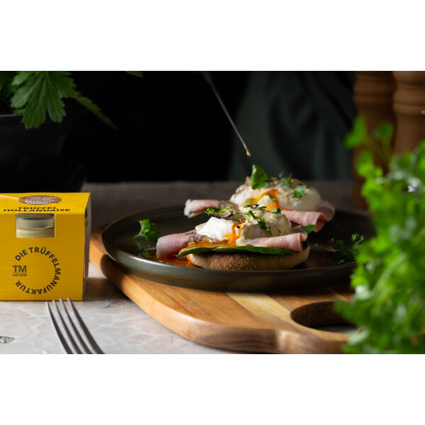 Eggs Benedict mit Trüffelhollandaise - Eggs Benedict mit Trüffelhollandaise