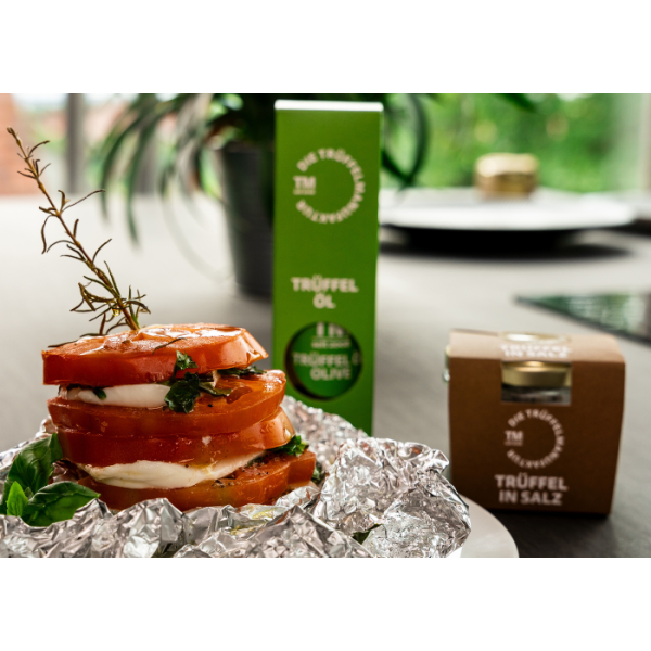 Ofentomate mit Büffelmozzarella und Trüffel Öl - 