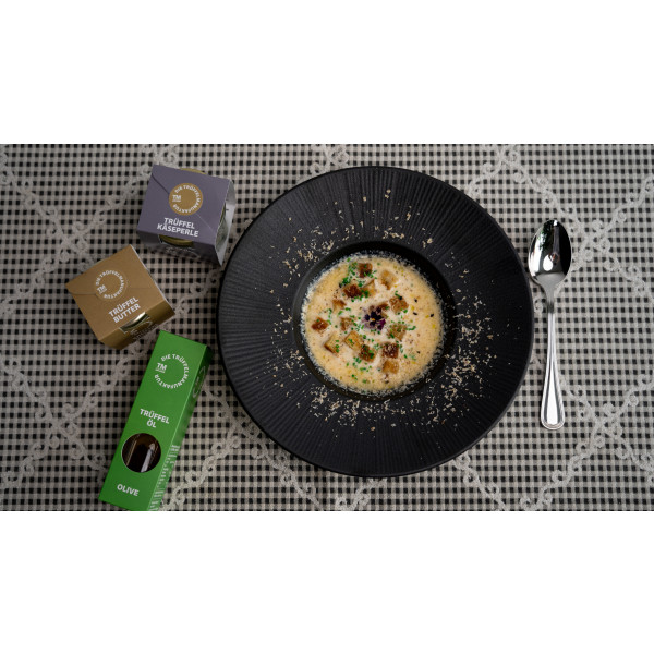 Schnelle Vorspeise für Weihnachten: Käse-Lauch-Suppe mit Trüffel Croûtons -  Vorspeise für Weihnachten: Suppe